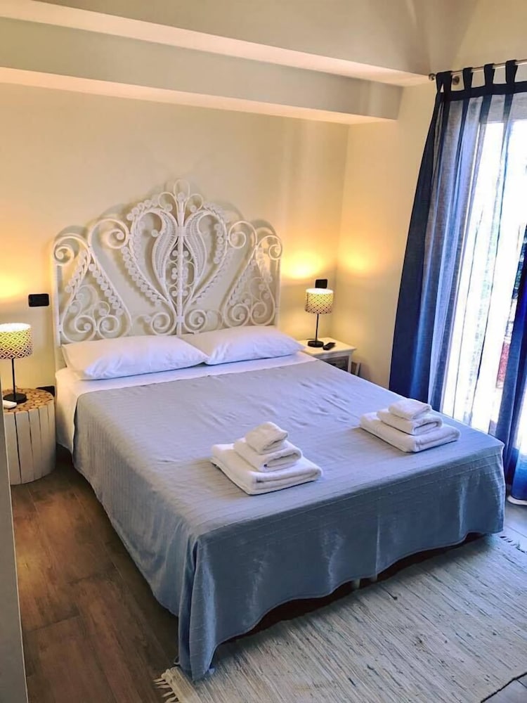 Romantic Room, 1 Queen Bed, City View photo 1