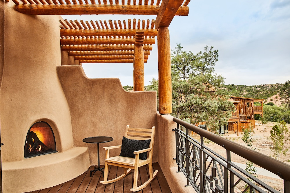 Suite, 3 Bedrooms (Casita) - Photo 7
