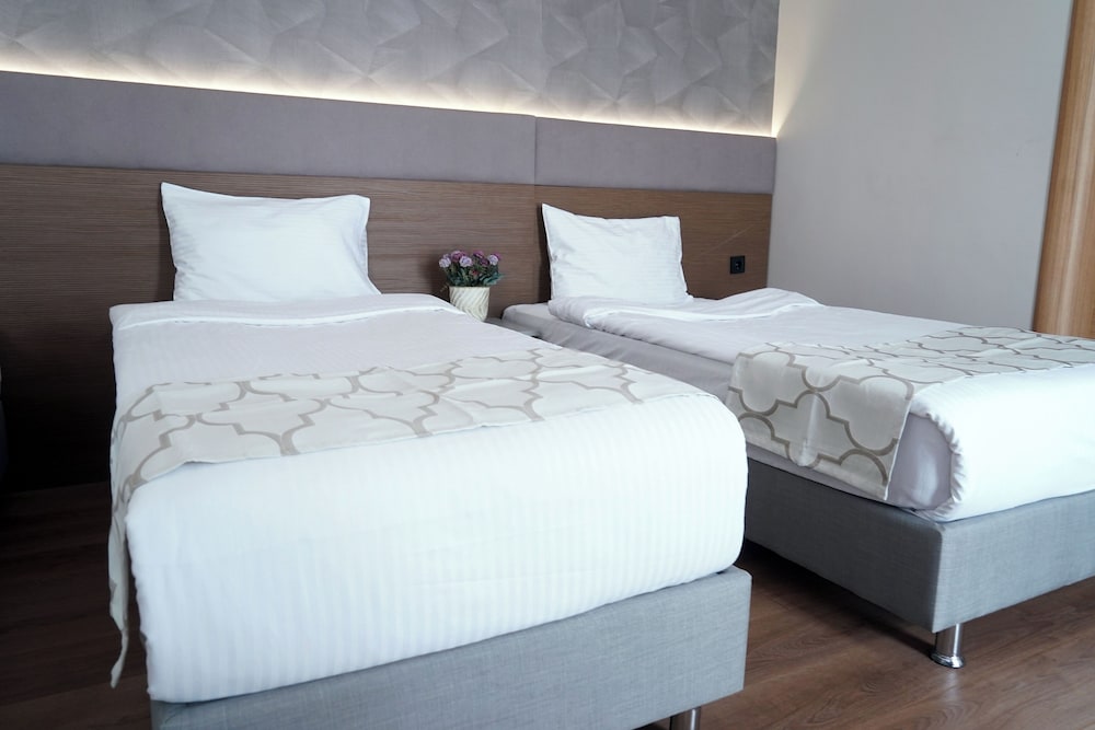 Deluxe Triple Room photo 2