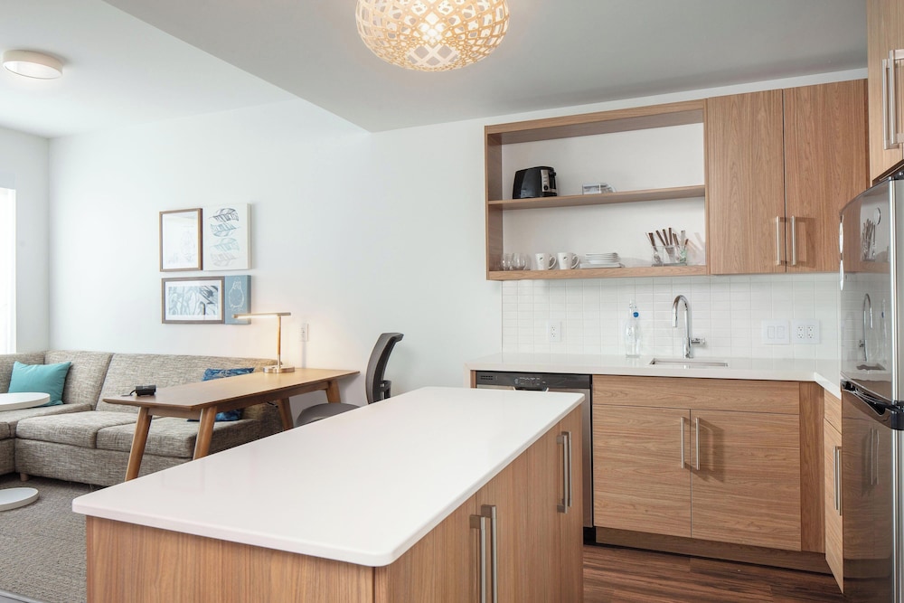Suite, 1 Bedroom (Mobility Accessible, Roll-in Shower) photo 2