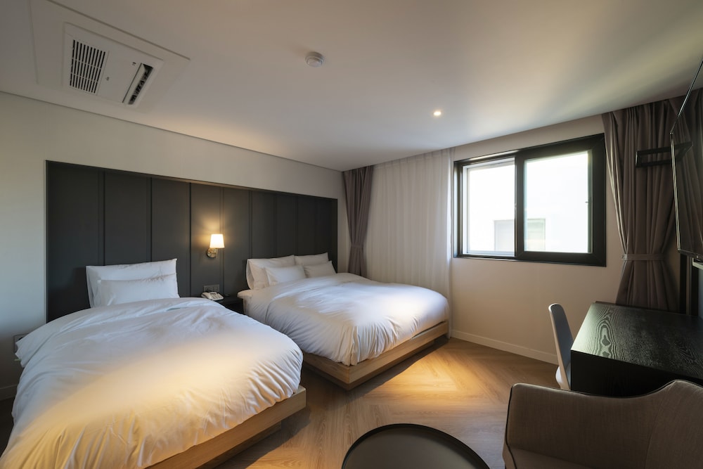 Deluxe Twin Room photo 3