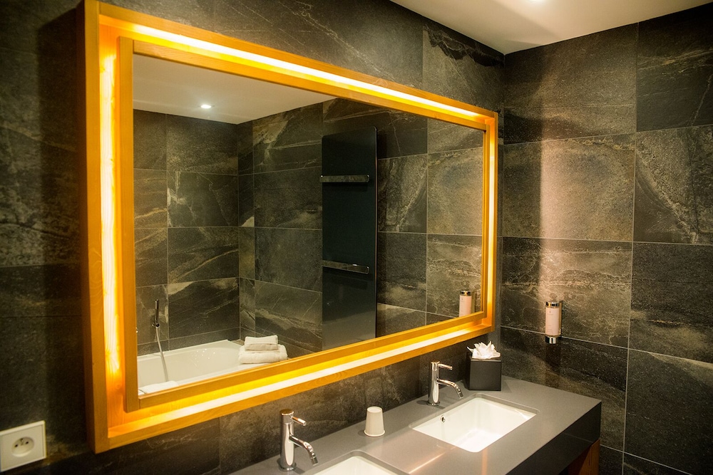 Deluxe Suite - Photo 2