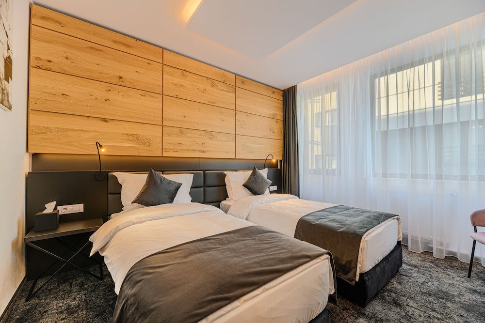 Business Superior Room - Photo 4