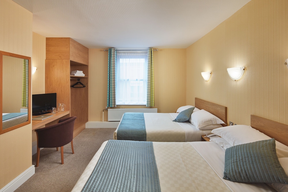 Standard Triple Room, Multiple Beds photo 1