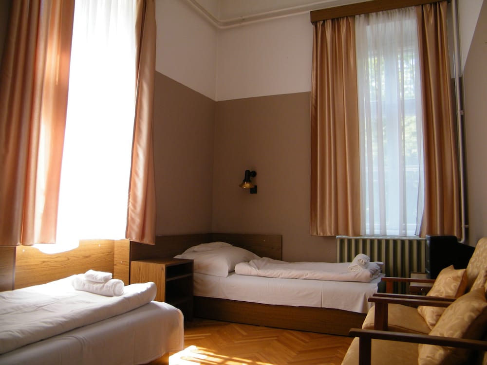 Standard Quadruple Room, 2 Bedrooms photo 3