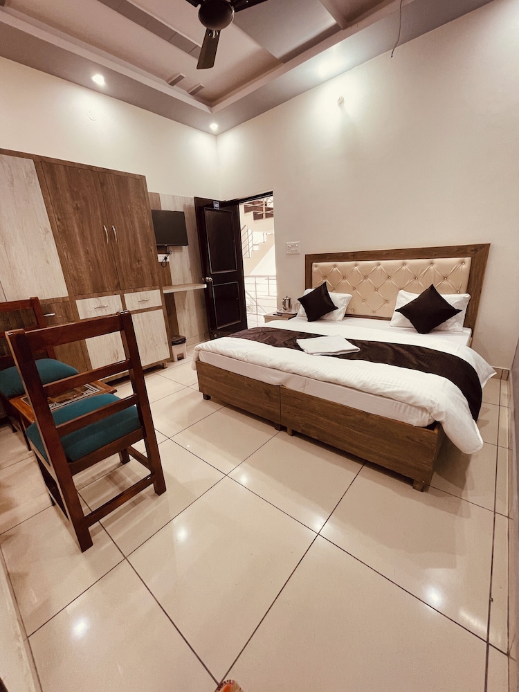 Deluxe Double Room photo 1