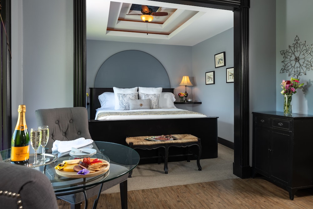 Sir Lancelot Suite photo 2