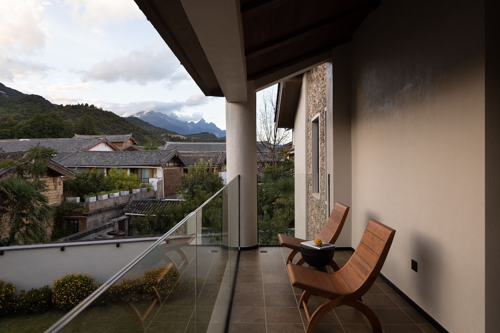 Senior Double Room, Hill View