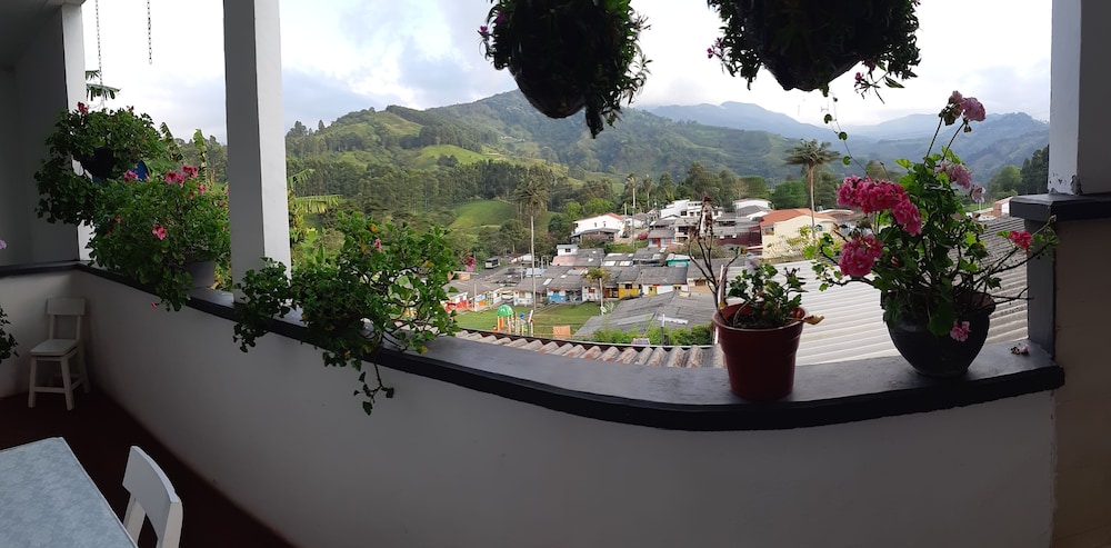 Classic Suite, 1 Queen Bed, Terrace, Valley View photo 3