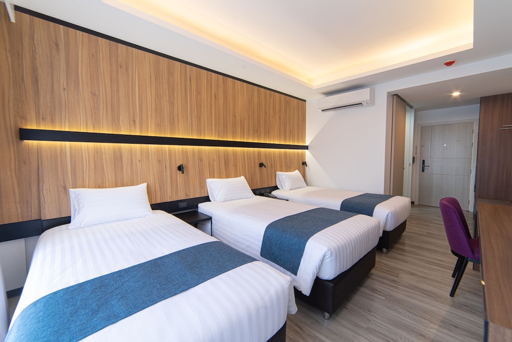 Deluxe Triple Room - Photo 4