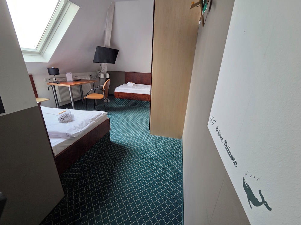 Standard Twin Room, City View photo 2