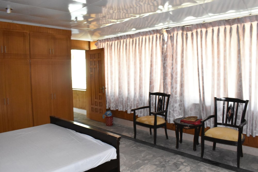 Economy Double Room photo 2