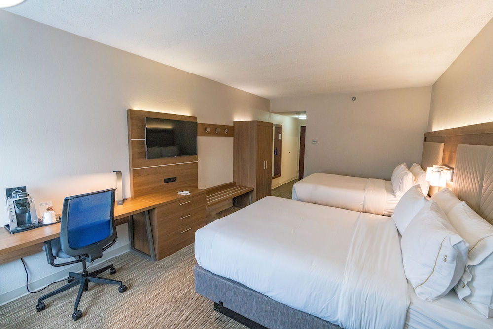 Standard Room, 2 Queen Beds - Photo 3