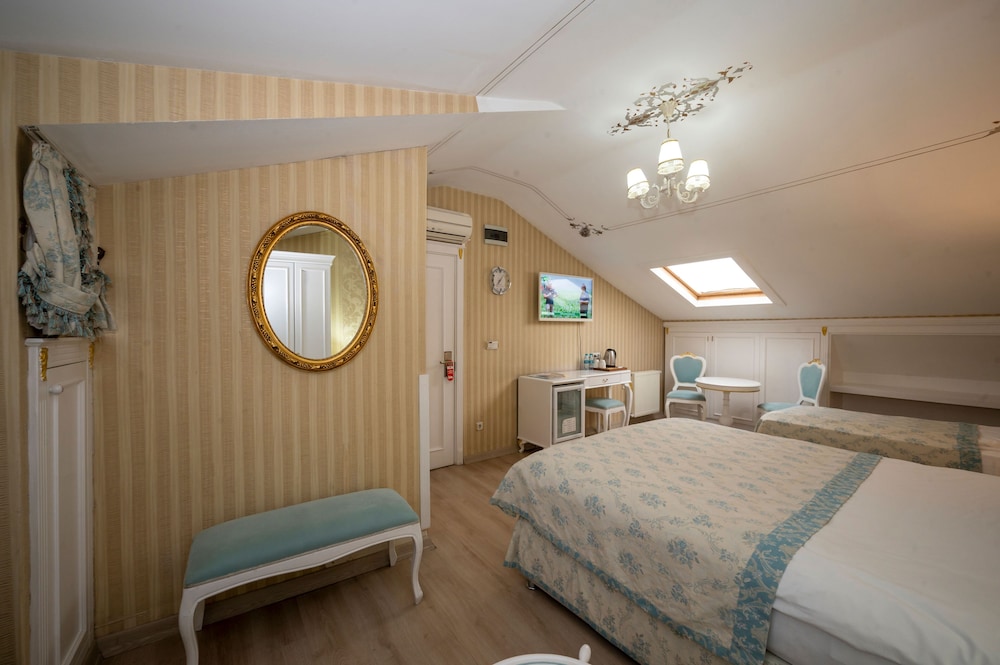 Family Quadruple Room photo 1