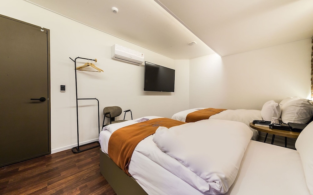 Room (Twin - Twin Bed (OTT)) photo 3