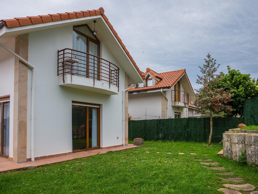 Chalet, 4 Bedrooms, Balcony, Garden View photo 3