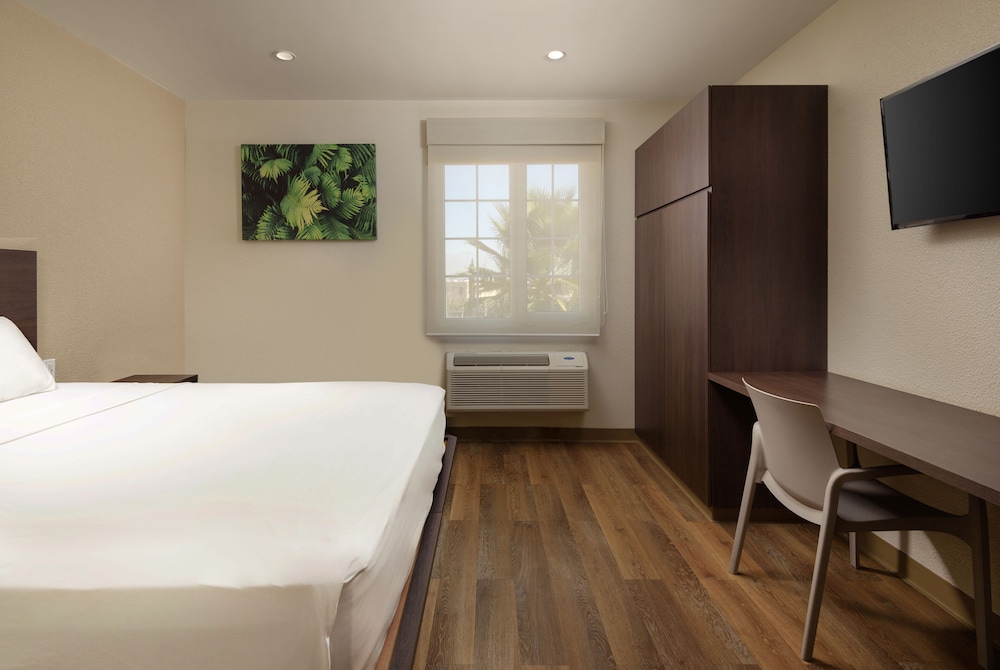 Suite, 2 Queen Beds - Photo 6