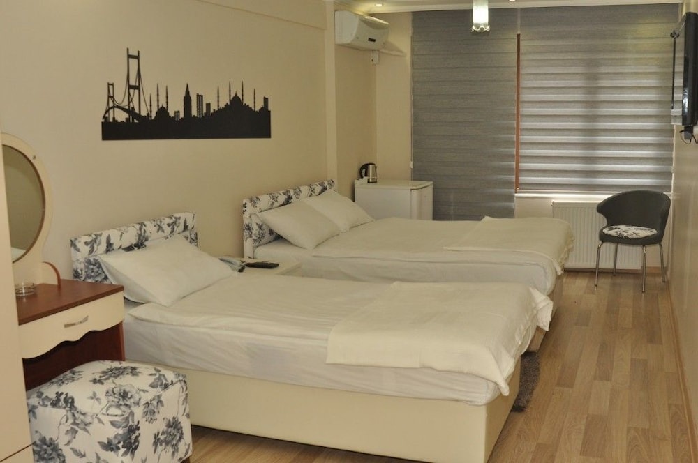 Standard Triple Room photo 2