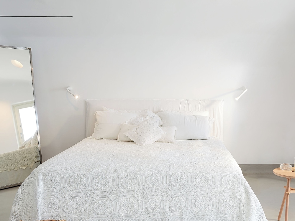 Mykonos Blu Apartment with Sharing Pool