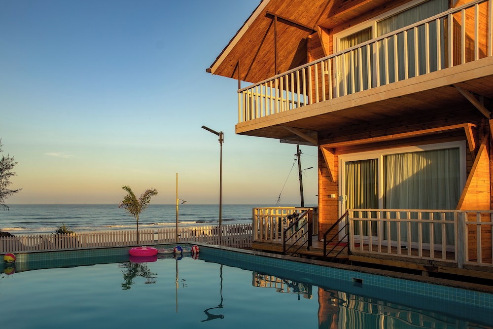 Oralia Pool View - Photo 3