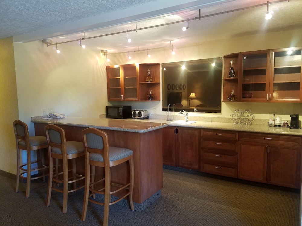 Suite, 2 Bedrooms, Balcony, River View - Photo 6