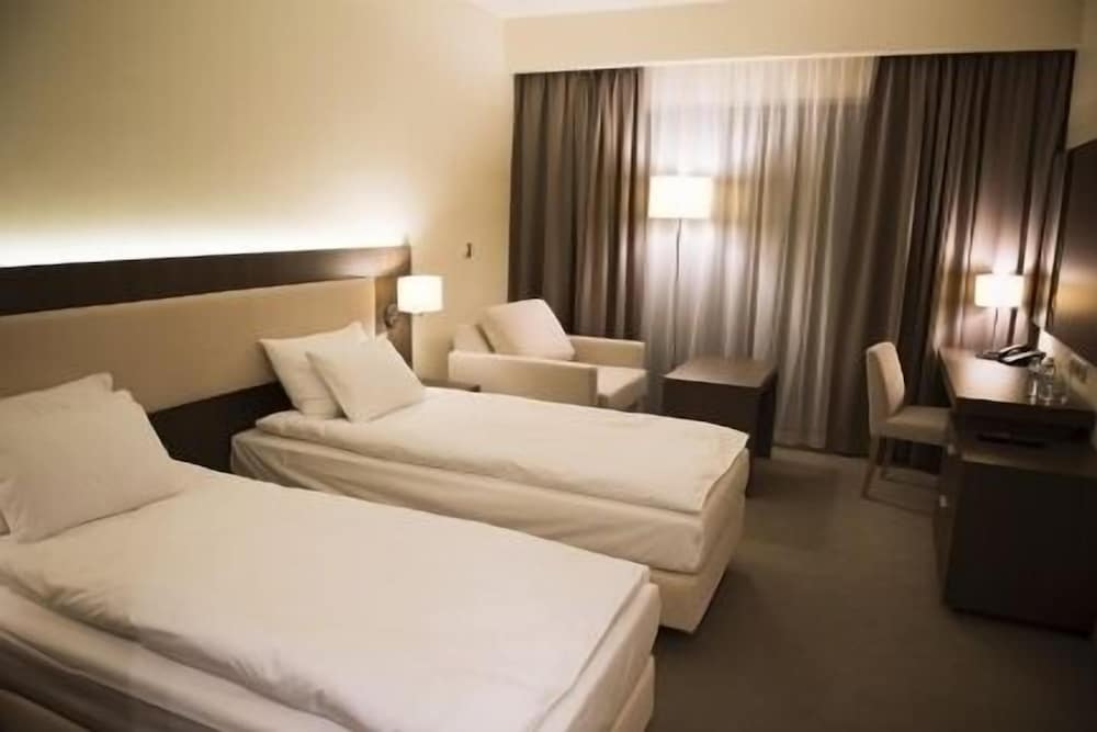 Double Or Twin Room photo 3
