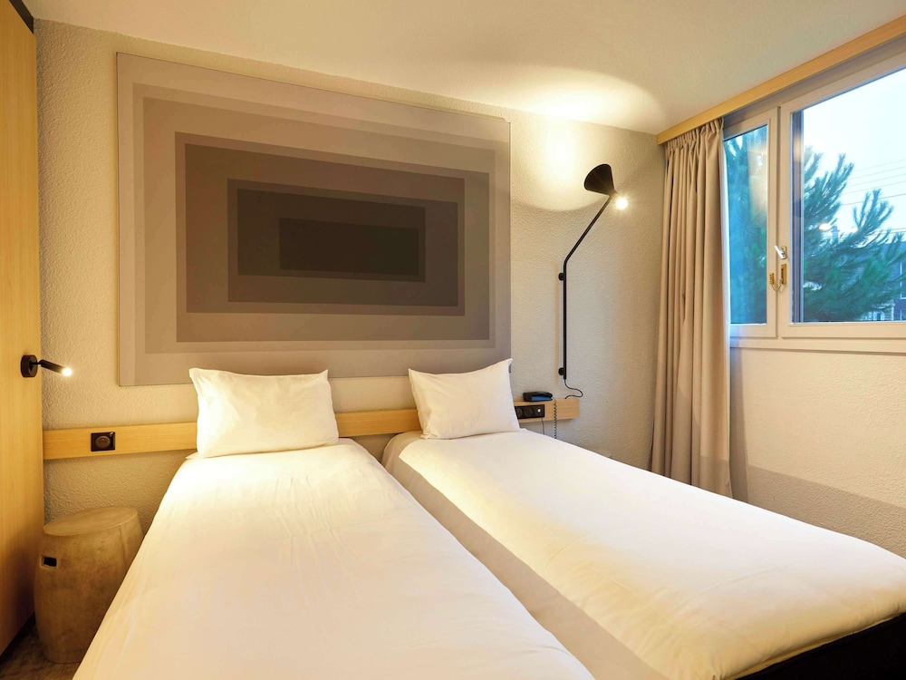 Standard Room, 2 Twin Beds - Photo 1