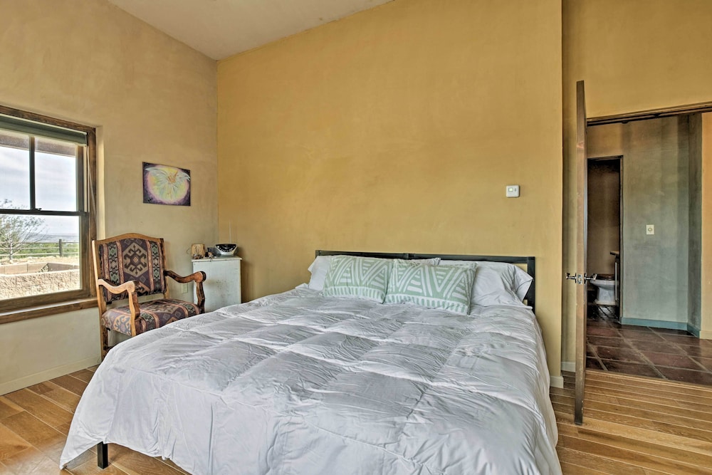 House (4 Bedrooms) photo 1