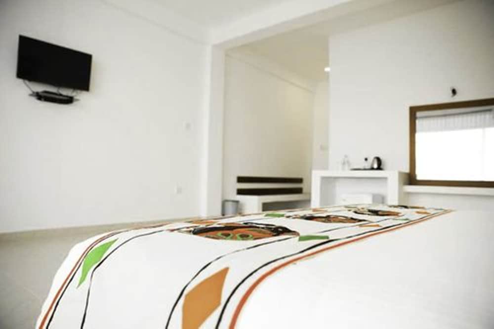 Junior Suite, 2 Twin Beds, Mountain View photo 3
