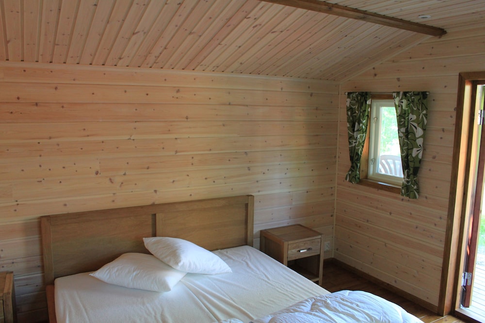 Cottage, Shared Bathroom (8) photo 1