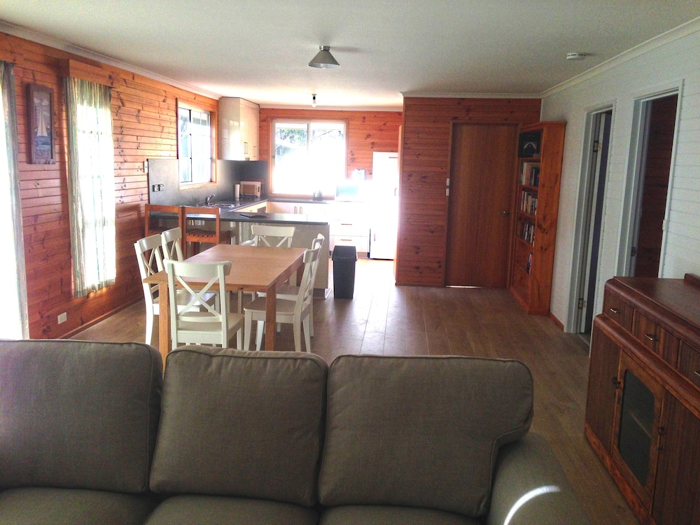 House, 3 Bedrooms photo 3