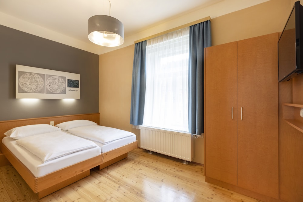 Double Room - Photo 2
