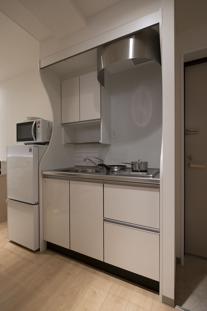 Basic Room, 1 Double Bed, Non Smoking (D, semi-basement) photo 2