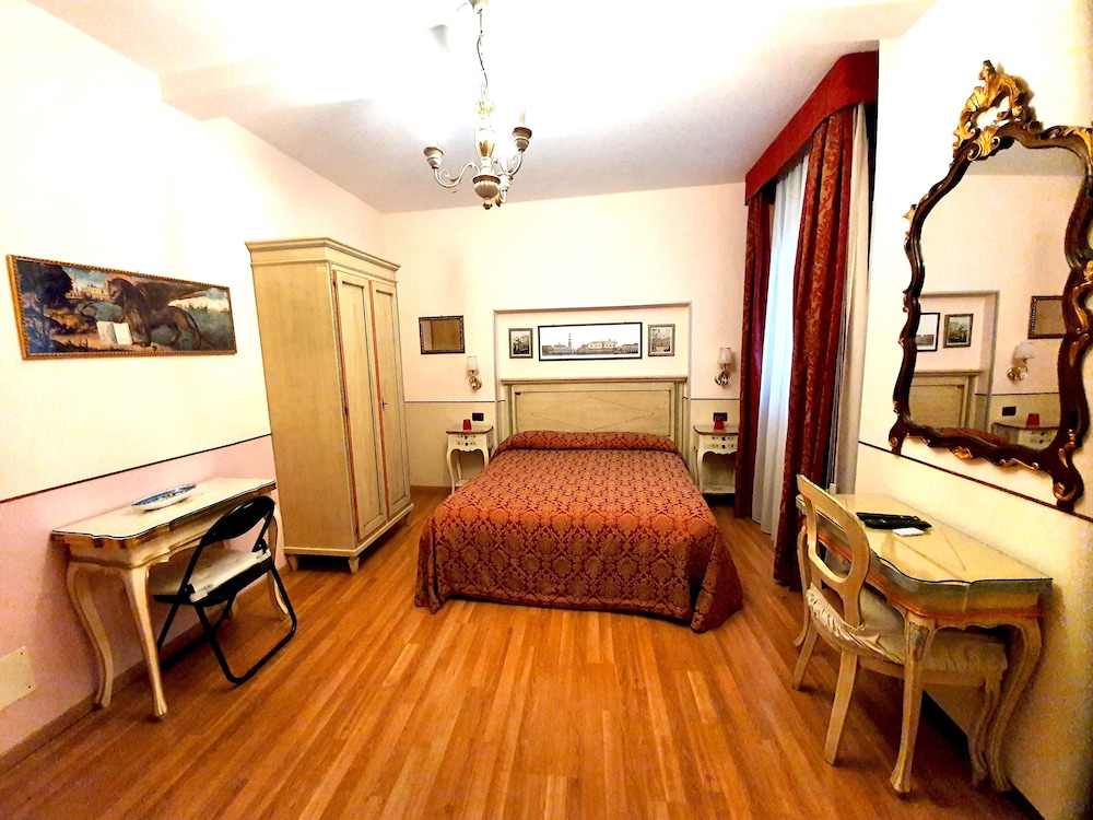 Double Room, Private Bathroom photo 2