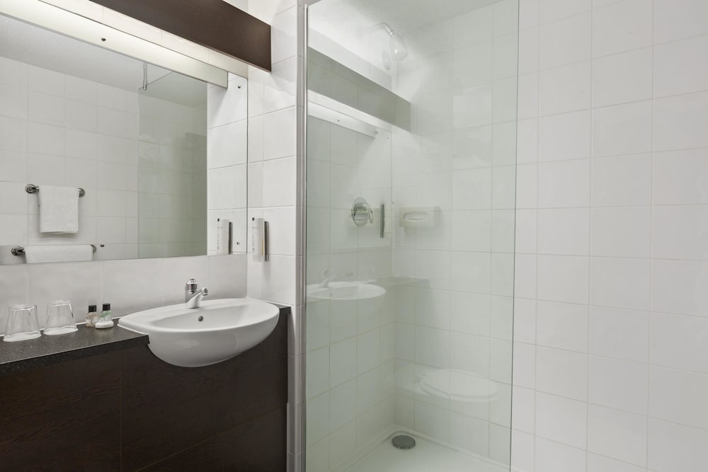 Room, 1 Double Bed, Accessible - Photo 3