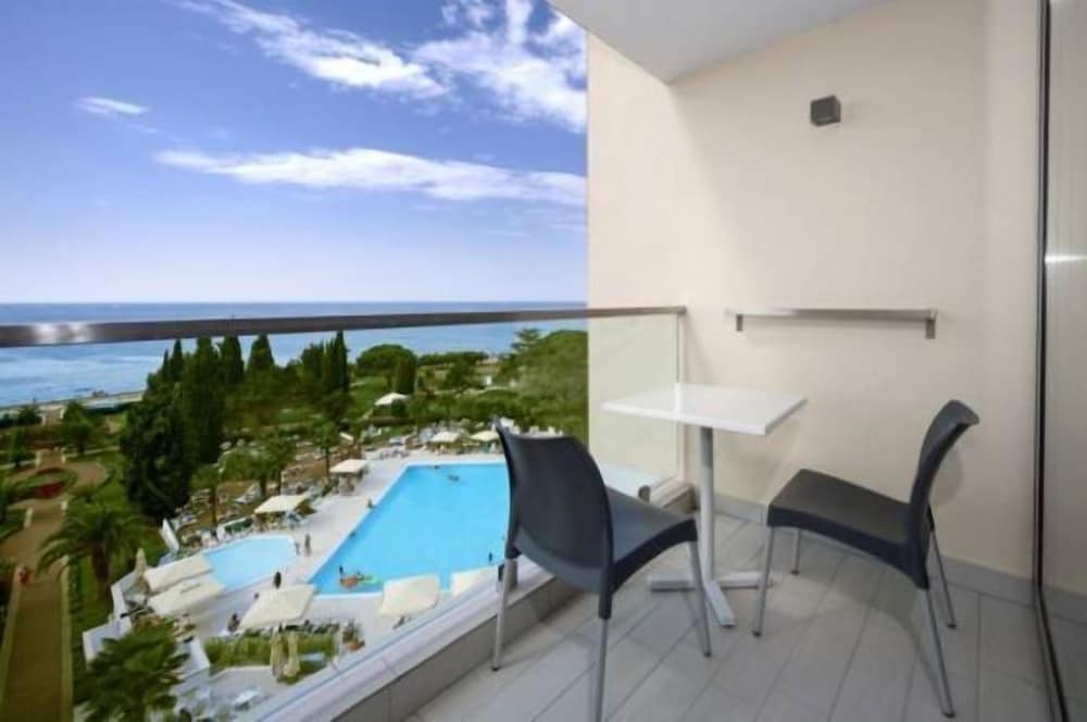 Suite With Balcony And Sea View