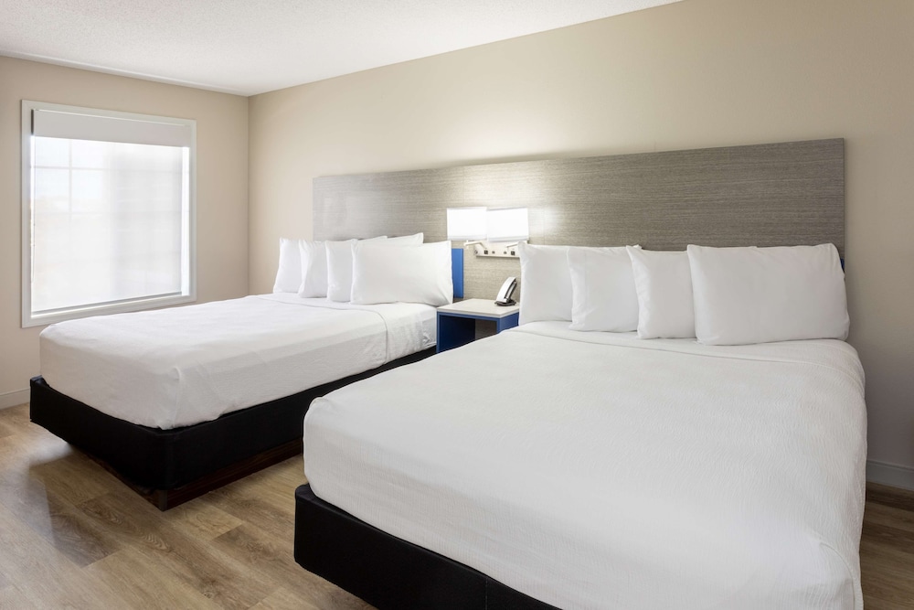 Studio, 2 Queen Beds, Accessible photo 1