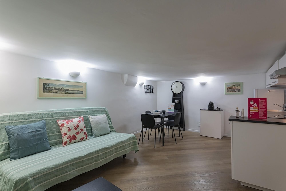 Apartment photo 3