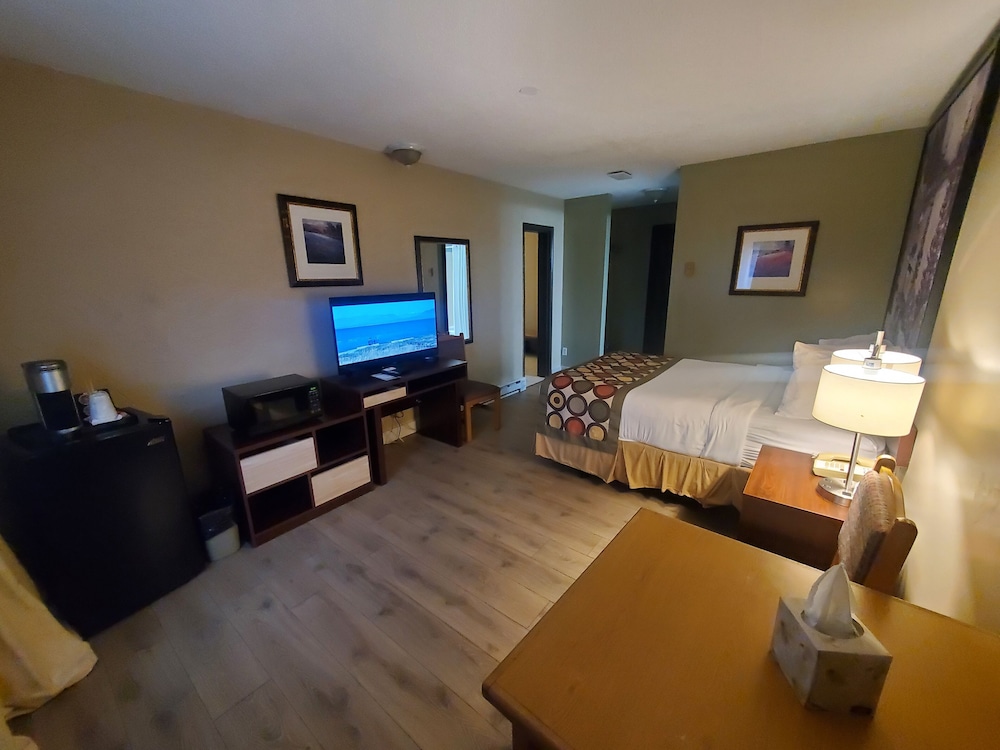 Suite, 1 Queen Bed, Non Smoking, Hot Tub - Photo 2