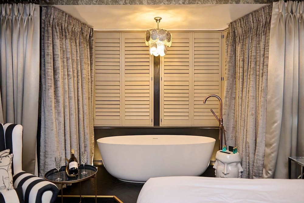 Luxury Studio Suite photo 2