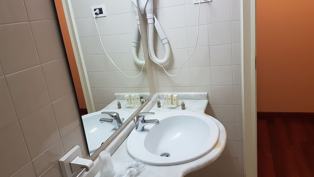 Economy Double Room - Photo 5