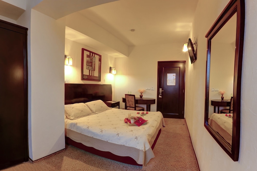 Standard Double Room - Photo 1