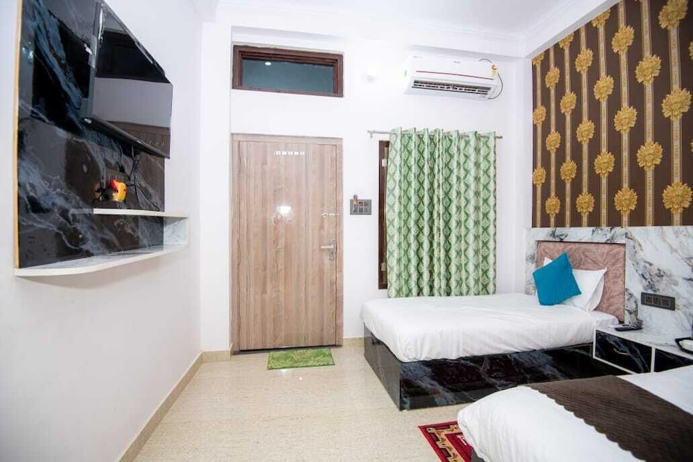 Deluxe Triple Room photo 3