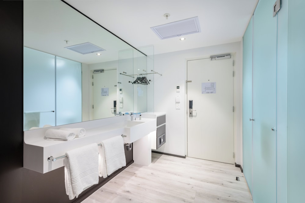 Standard Twin Room - Photo 6