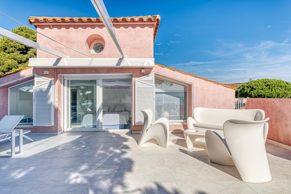 Luxury Double Room, 1 King Bed, Private Pool, Beach View photo 2