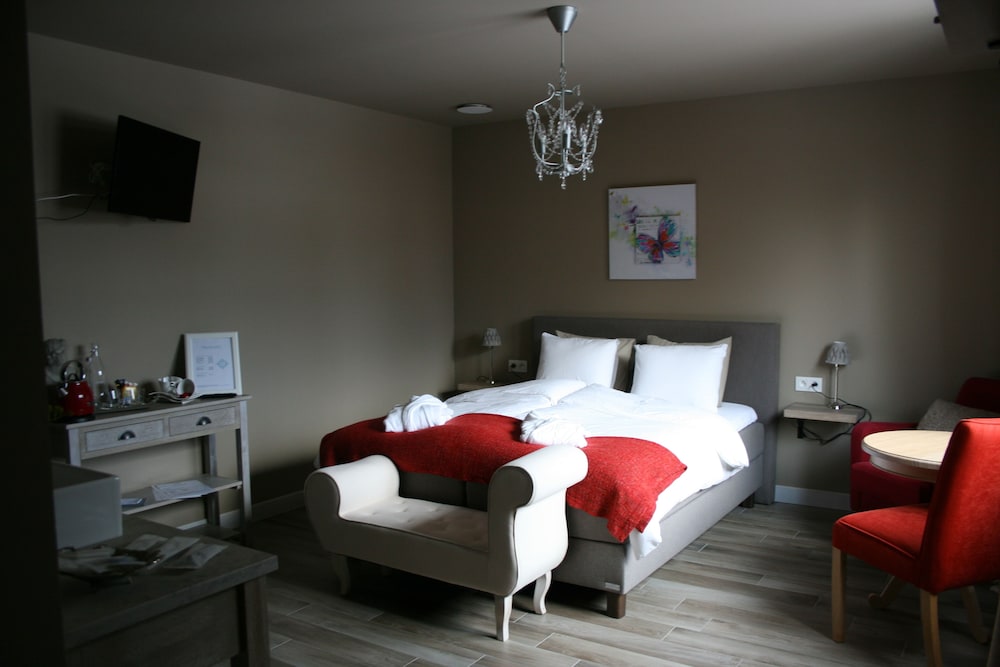 Double Room (Garden) photo 1