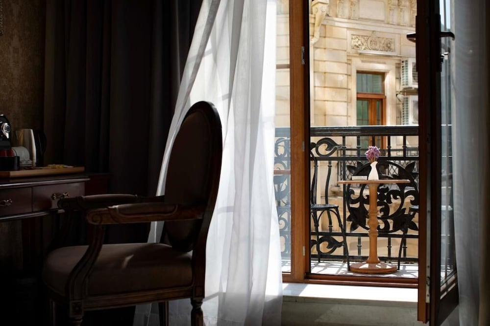 Deluxe Double or Twin Room, Non Smoking, City View photo 2