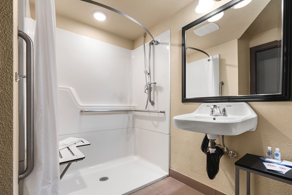 Comfort Inn & Suites Vancouver Downtown City Center, Photo 2