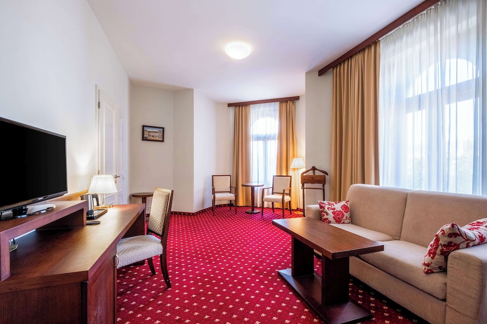 Suite, 1 Double Bed, Non Smoking - Photo 4