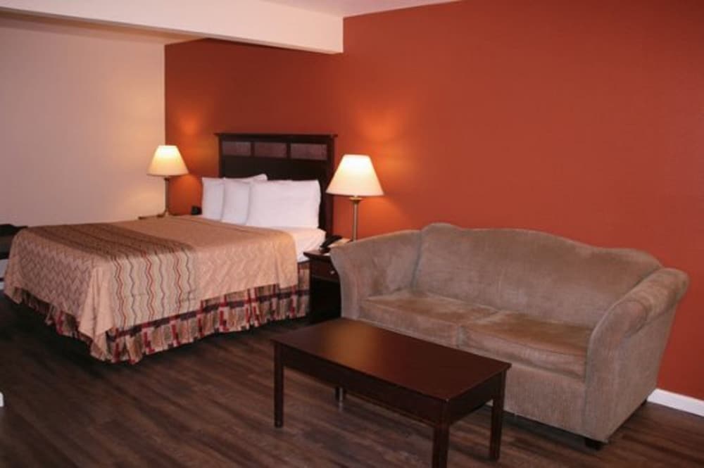 Standard Room, 1 Queen Bed photo 1